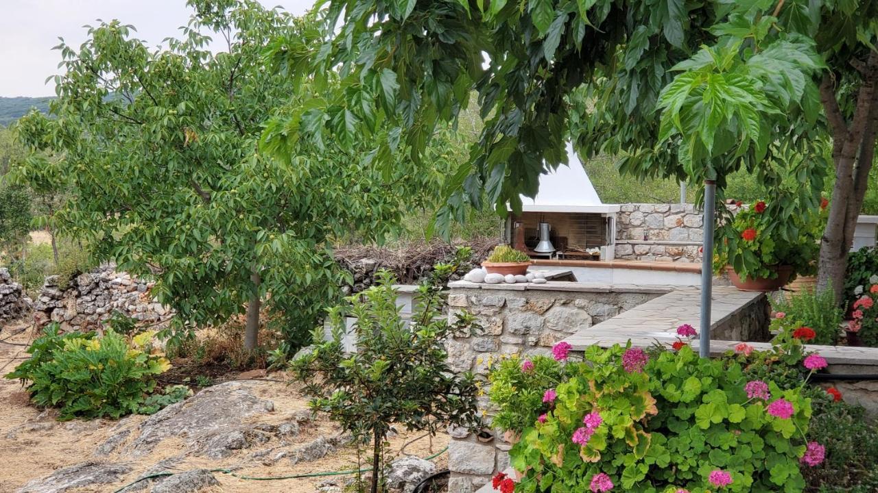 Arcadian Stone House In A Quiet Landscape, Leonidion Villa Poulithra Bagian luar foto