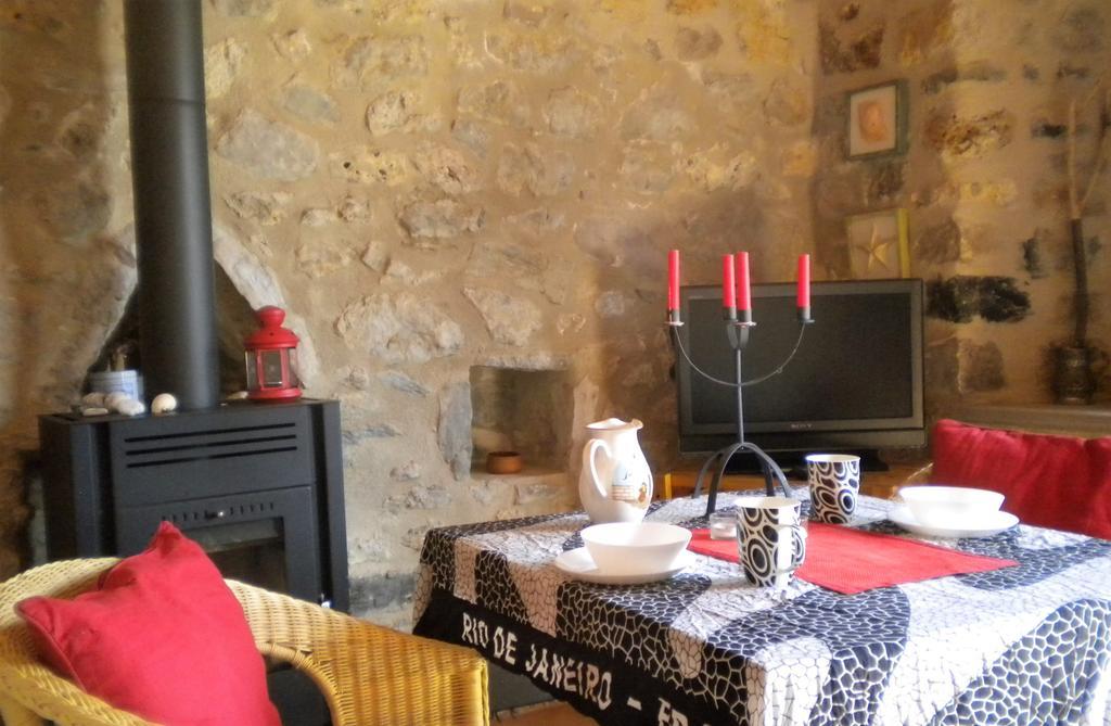 Arcadian Stone House In A Quiet Landscape, Leonidion Villa Poulithra Bagian luar foto
