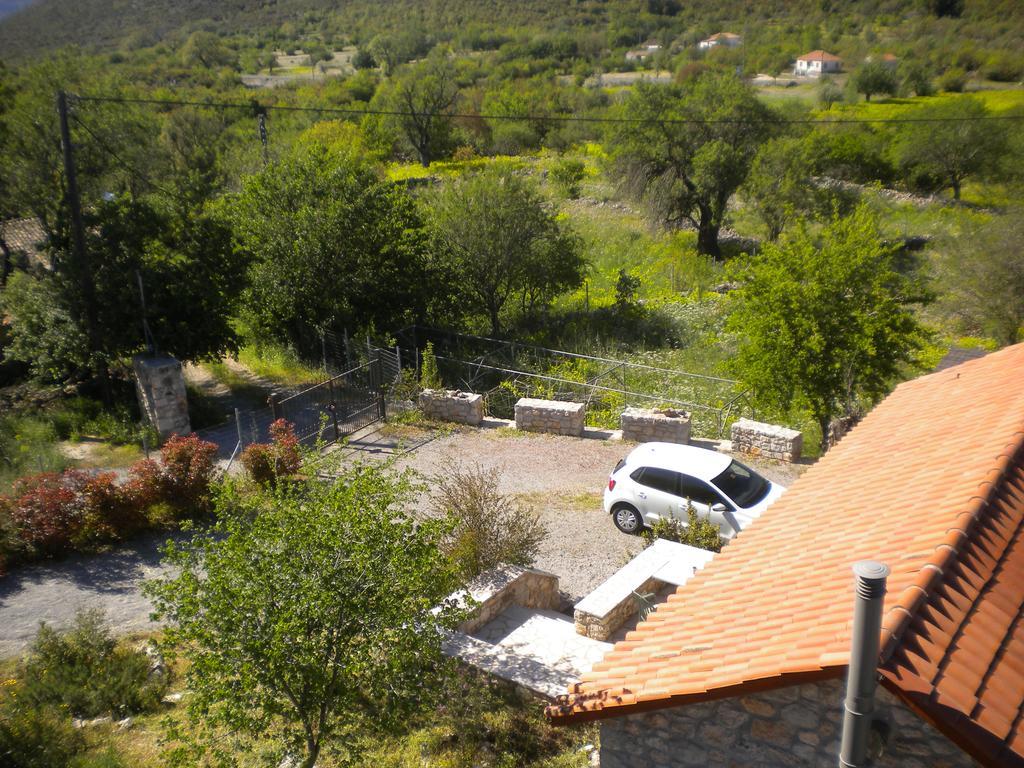 Arcadian Stone House In A Quiet Landscape, Leonidion Villa Poulithra Bagian luar foto