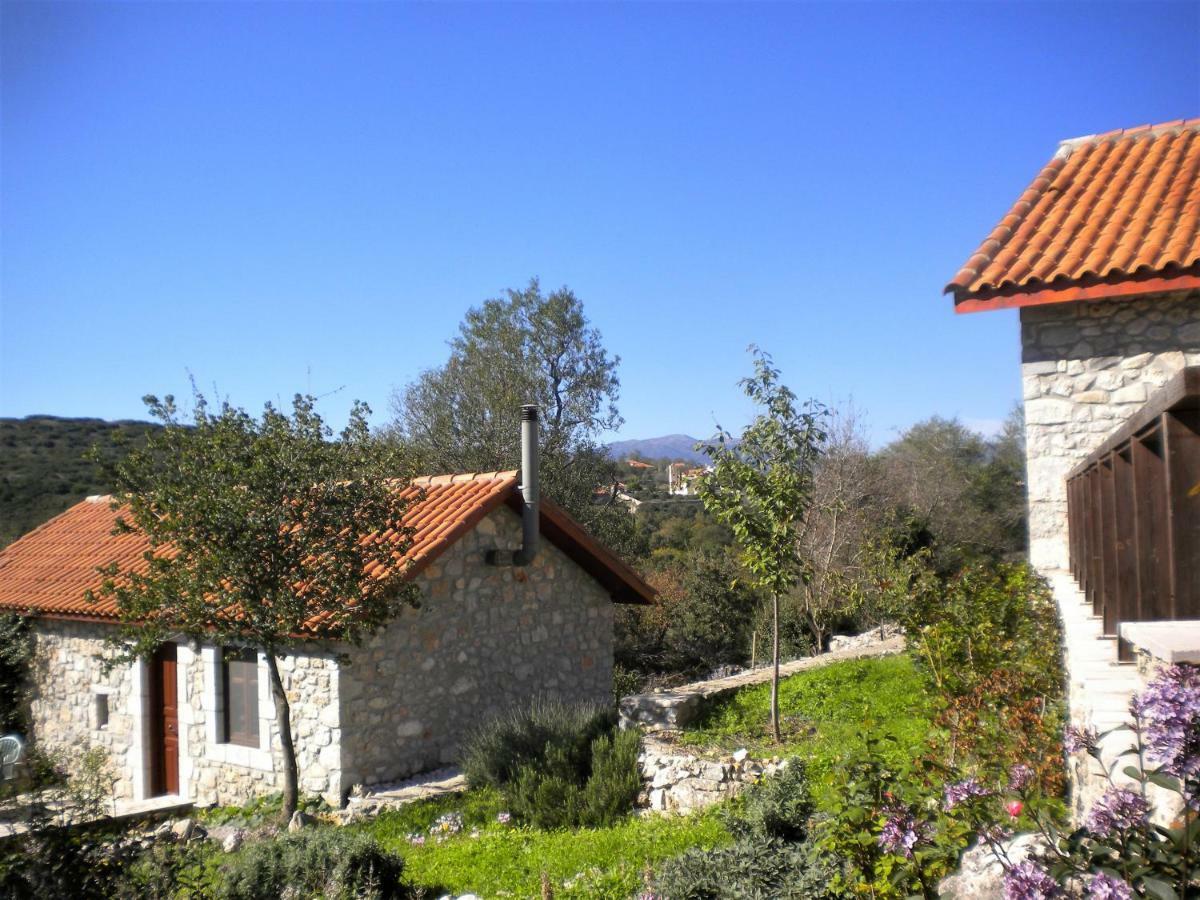 Arcadian Stone House In A Quiet Landscape, Leonidion Villa Poulithra Bagian luar foto