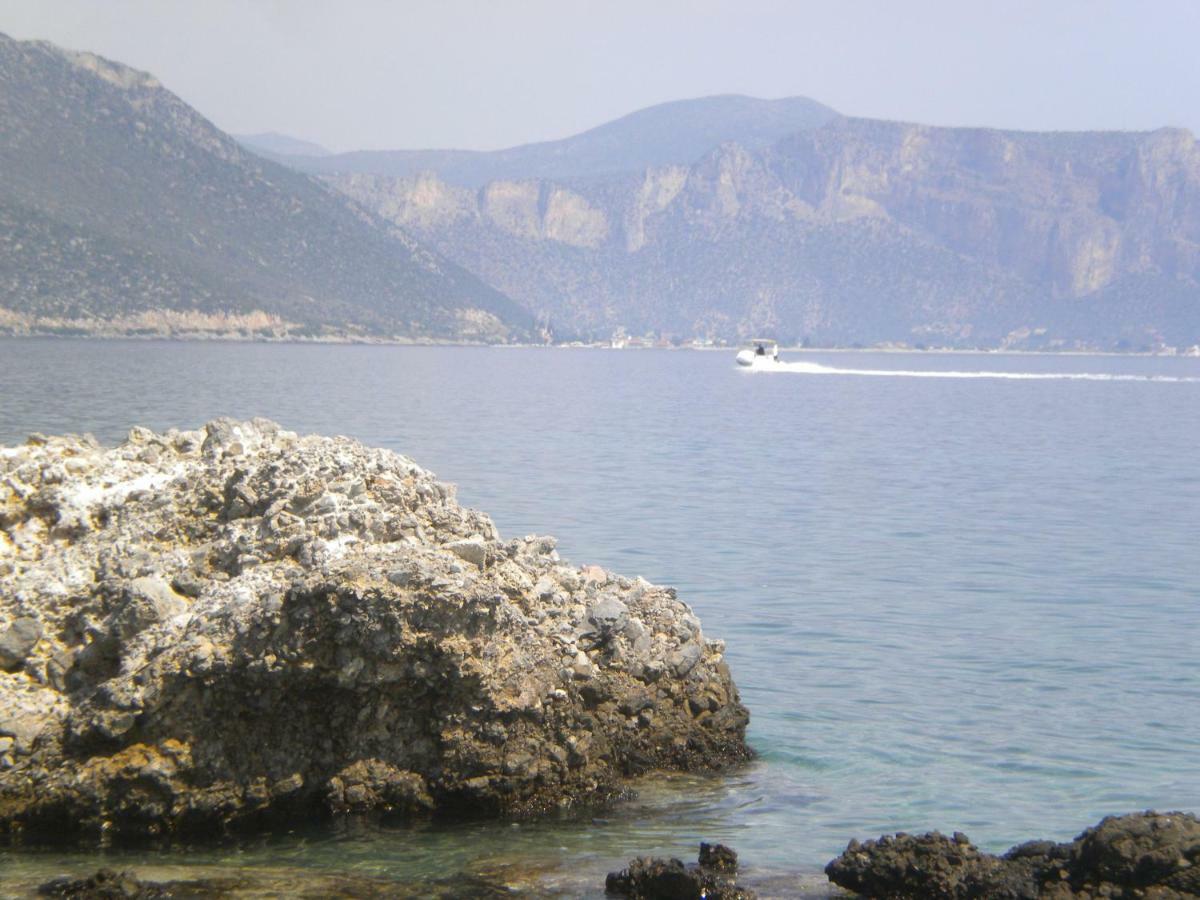 Arcadian Stone House In A Quiet Landscape, Leonidion Villa Poulithra Bagian luar foto